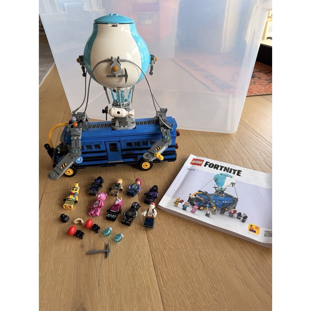LEGO Battle Bus Fortnite Set 77073, Released 2024